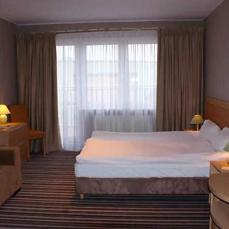 Hotel Julian 3*