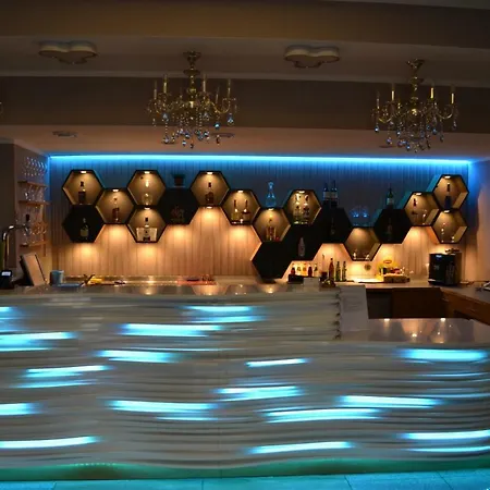 Julian Hotel